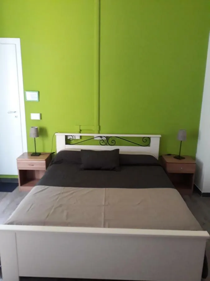Contacten van Casa Maria Orri